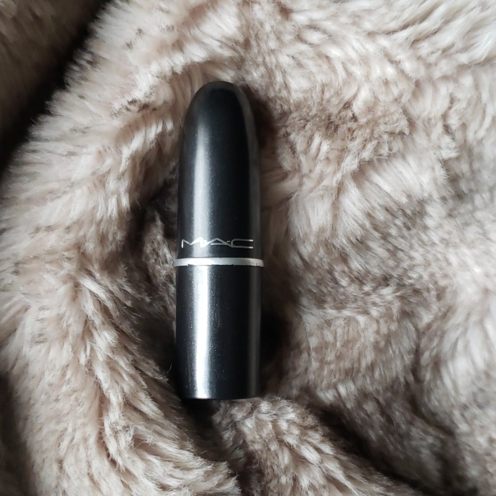 MAC Velvet Teddy